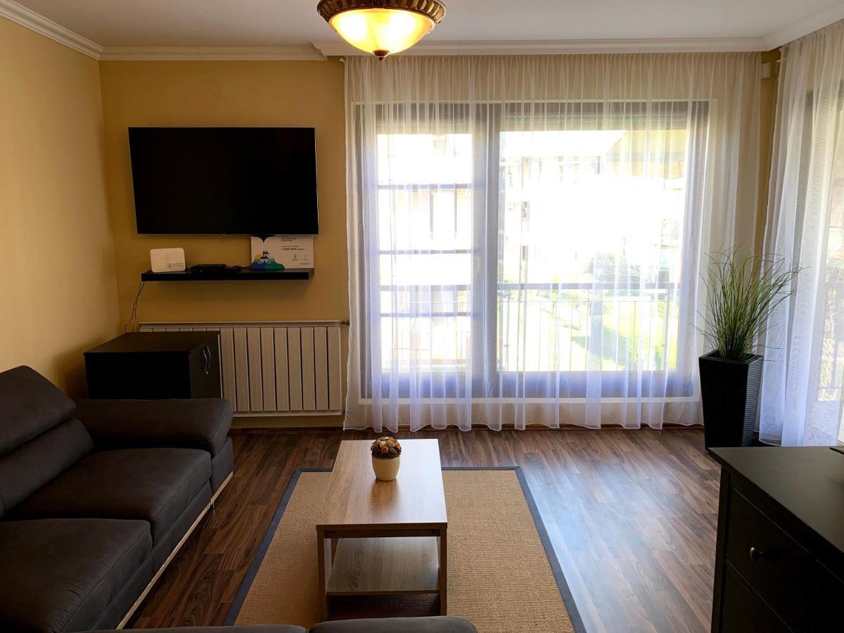 Lakeside Luxury Apartment Zamárdi Buitenkant foto