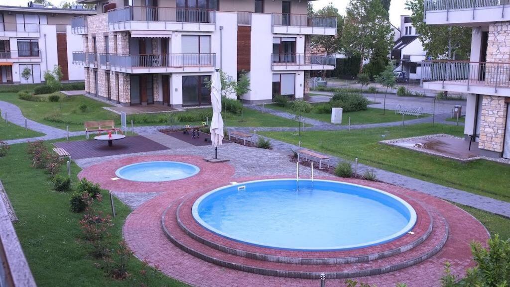 Lakeside Luxury Apartment Zamárdi Buitenkant foto
