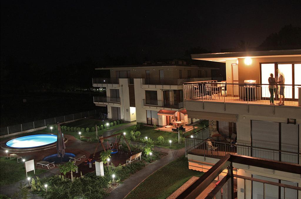 Lakeside Luxury Apartment Zamárdi Buitenkant foto