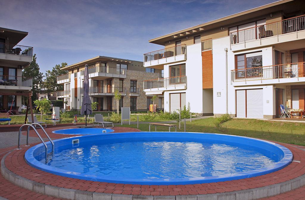 Lakeside Luxury Apartment Zamárdi Buitenkant foto
